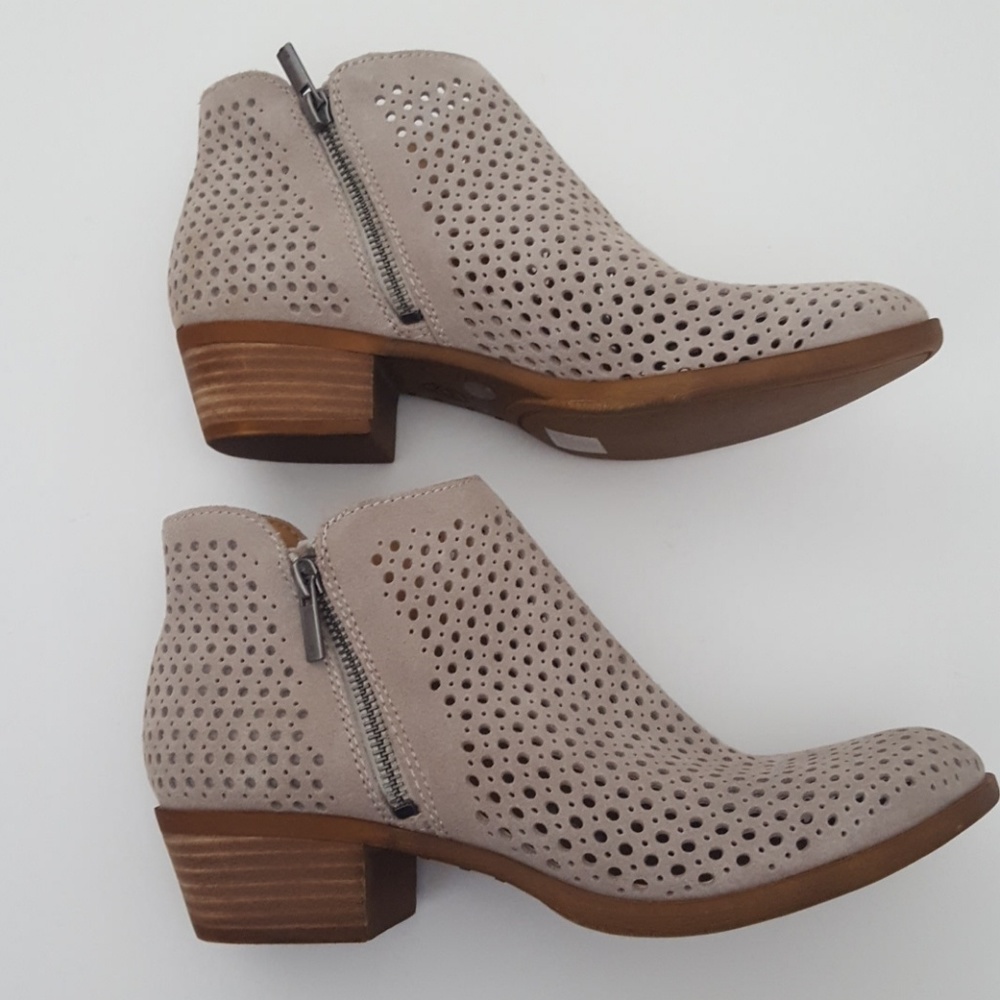 NEW Lucky Brand Bayley perforated leather bootie size 6 - Picture 6 of 7